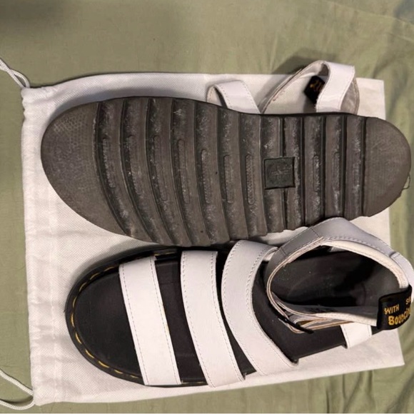 DR. MARTENS BLAIRE SANDALS
Size 9 (EU41) - Picture 6 of 7